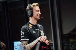 开云体育中国-关于史诗对决！S赛上演极限翻盘的信息