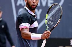 开云体育在线-拉沃尔杯险胜美网，西西帕斯点燃赛场