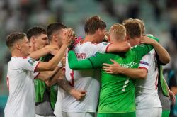 开云sport-韩国羽毛球队轻取英格兰羽毛球队，辛杜制霸全场