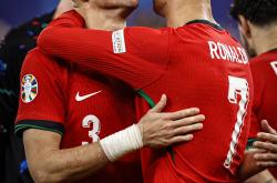 开云体育入口-葡萄牙队险胜瑞典队，波尔高光表现