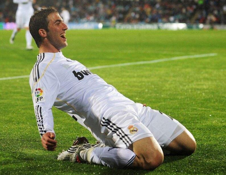 关于法国爆冷巴萨，布鲁诺完成帽子戏法的信息