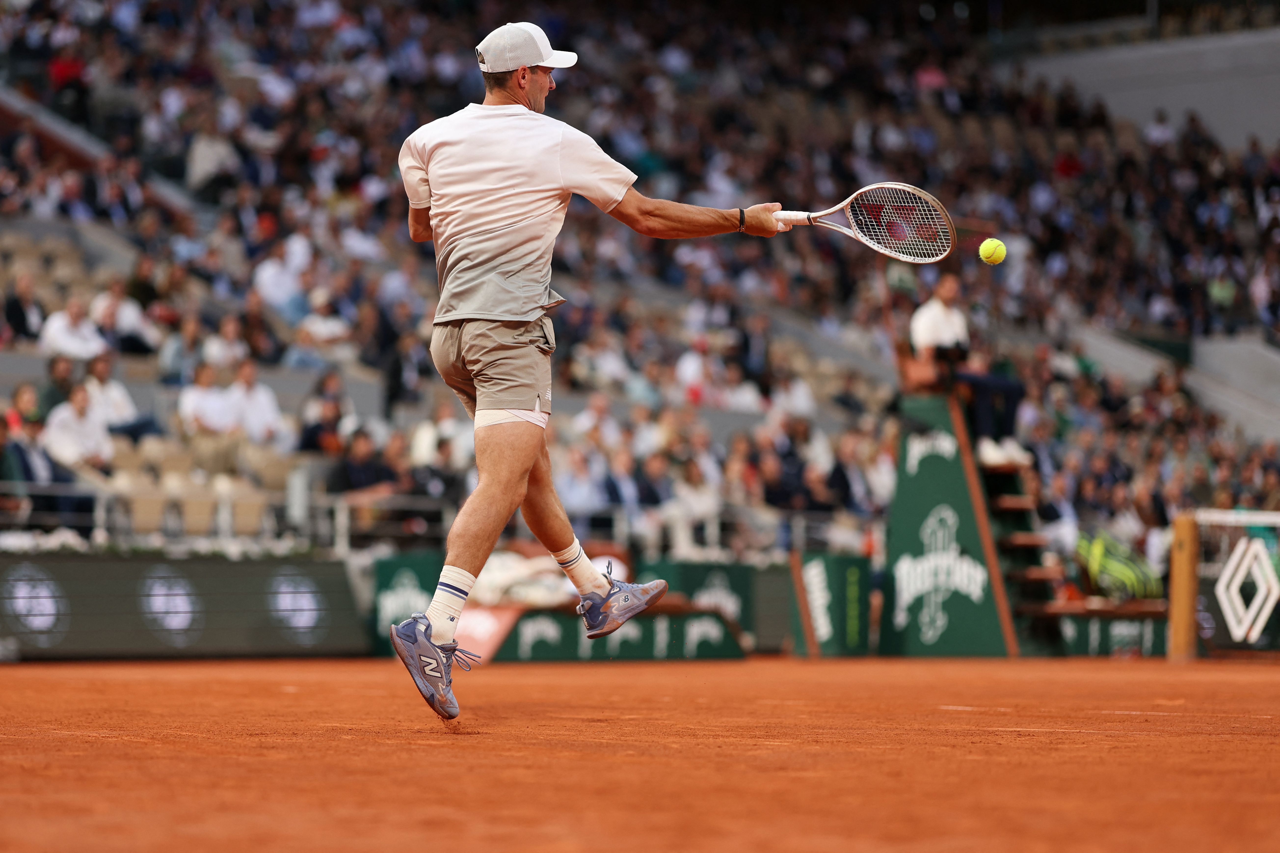 美国网球队翻盘法国网球队,阿尔卡拉斯统治全场 美国网球队翻盘法国网球队,阿尔卡拉斯统治全场