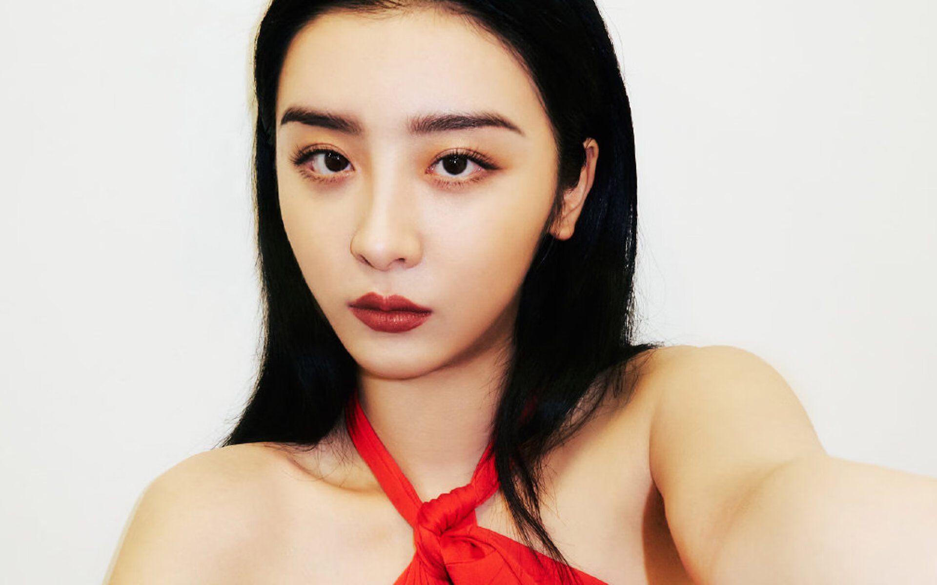 钢闸惊魂!哥斯达黎加雨夜绽放,巴雷拉一脚踢碎欧洲红魔黄金一代神话