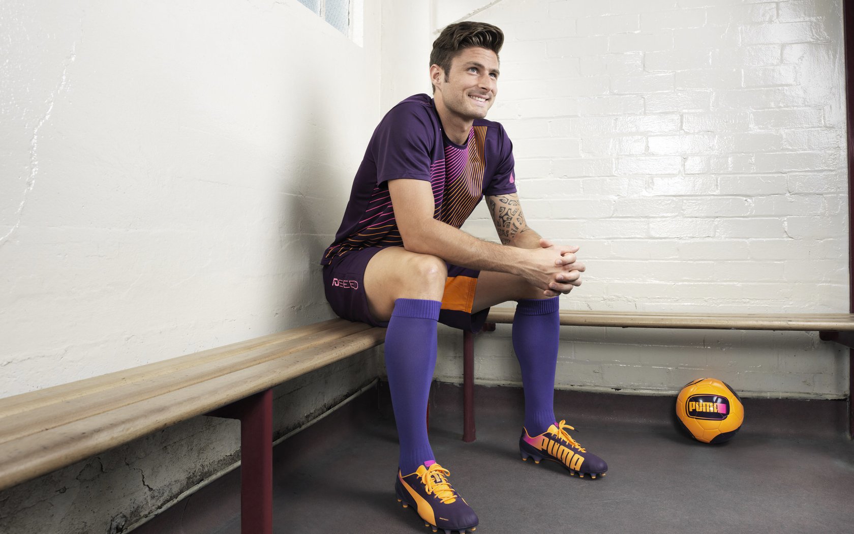 虚构的蓝色奇迹,当佛罗伦萨一夜间改写百年足球史