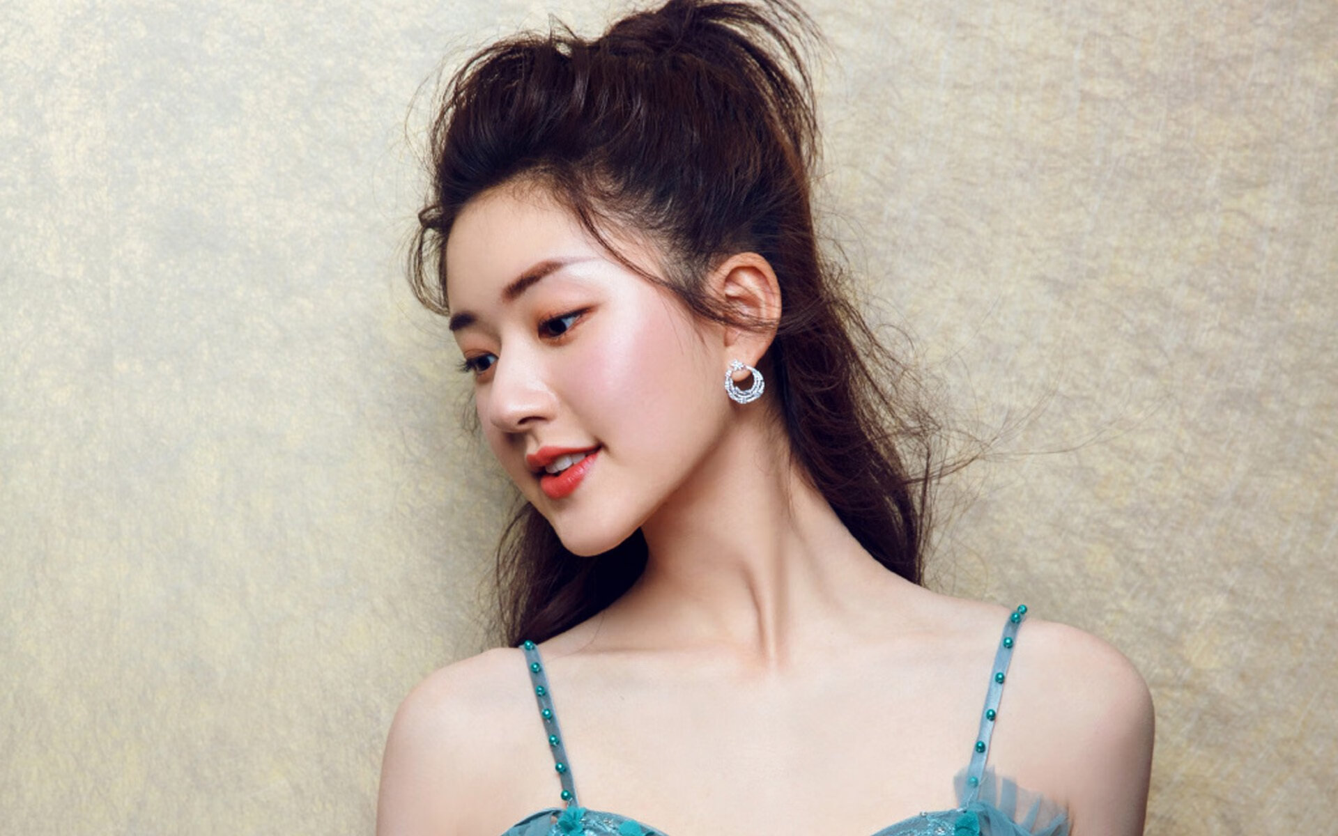 致命油量,人类史上第一次夜间F1,奥亚尔萨瓦尔如何用黑暗与暴雨证明唯一?