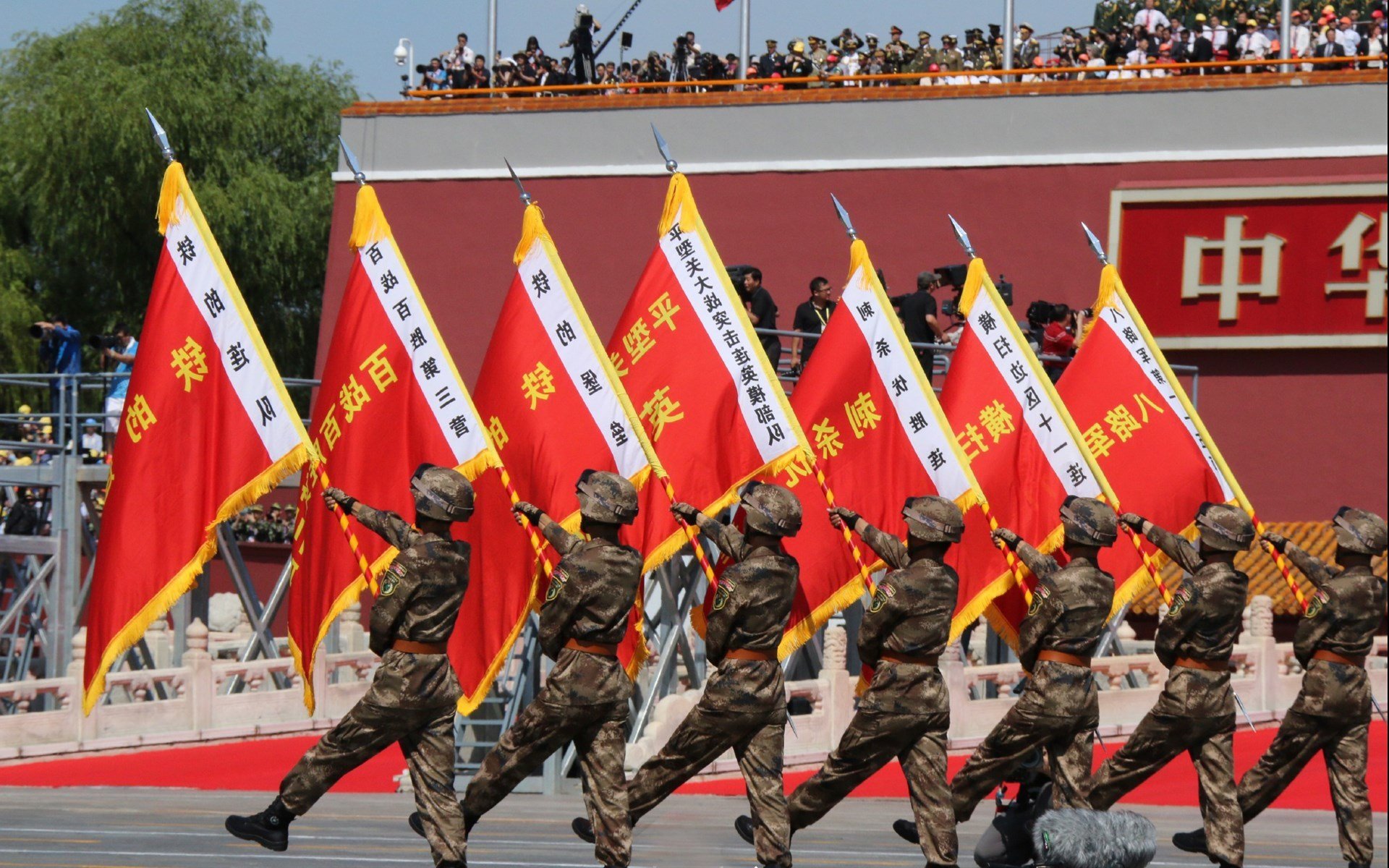 蓝衣军团的控球诗篇,当意大利的精密齿轮碾过波斯铁骑,加维在2026世界杯揭幕战写下致命注脚